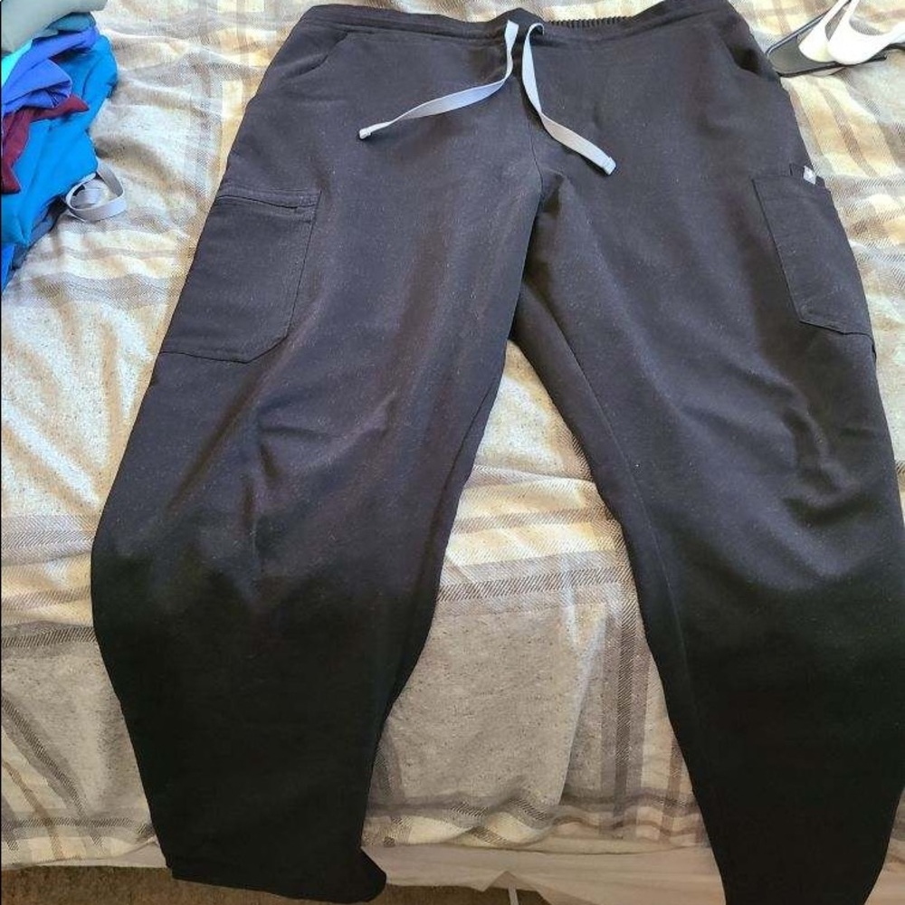 Black yola Figs scrub pants